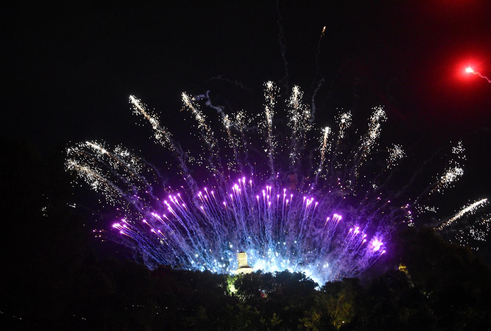 湄洲島煙花璀璨迎接媽祖金身迴鑾