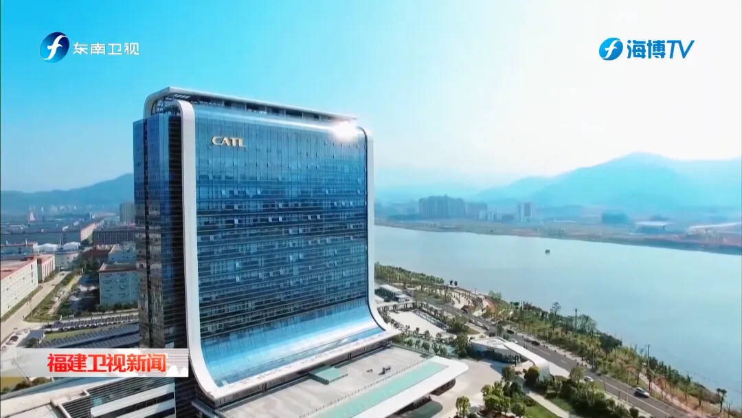 曾毓群亮相“委员通道”：把中国的产品卖到全世界